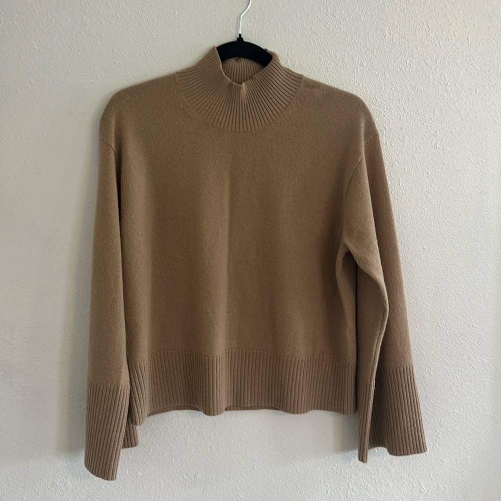 Banana Republic 100% Cashmere mock turtle neck sweater.